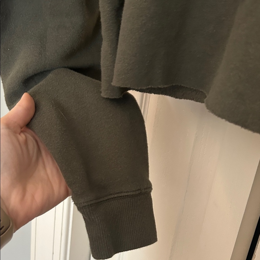Wild Fable Dark Green Cropped Hoodie - Picture 3 of 4